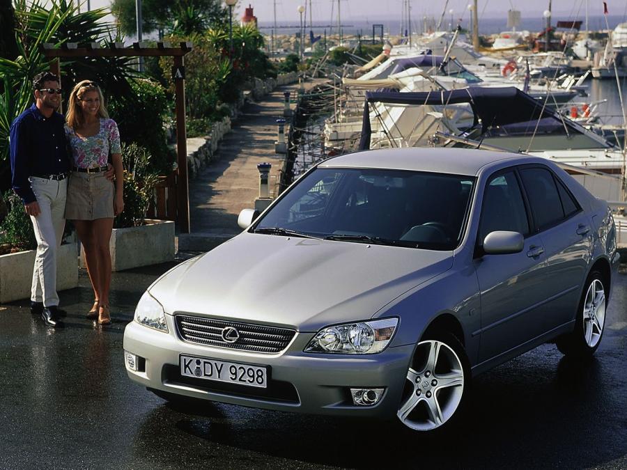  Lexus IS200 1999 года  (WW) (фото 18 из 19)